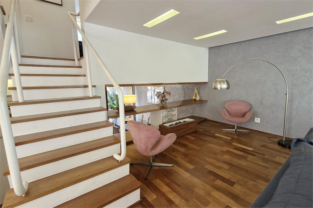Casa à venda com 3 suítes em Jardim Prudência, São Paulo, SP