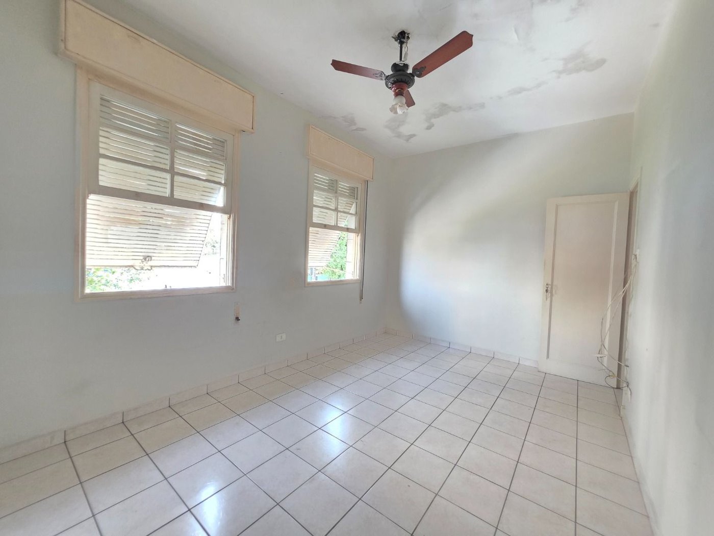 Sobrado com 3 dormitórios à venda, 129 m² por R$ 638.000,00 - Encruzilhada - Santos/SP