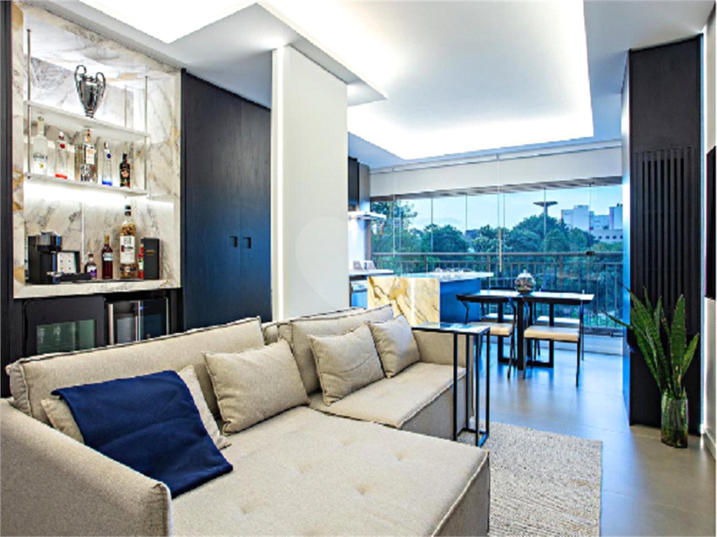 Apartamento à venda com 2 quartos, sendo 1 suíte,  em Indianópolis, São Paulo, SP