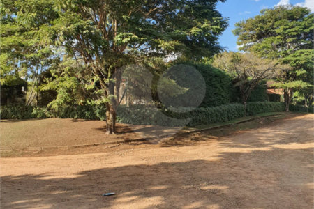 Chácara à venda com 4 quartos, sendo 2 suítes, em Vale dos Pinheiros, Atibaia, SP