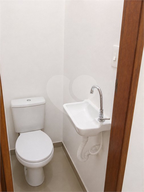 Sobrado à venda com 3 quartos, sendo 1 suíte,  em Vila Linda, Santo André, SP