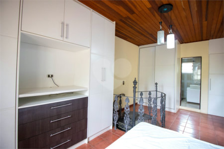 Casa à venda ou para alugar com 5 quartos, sendo 2 suítes, no condomínio Restinga Verde, São Roque - SP