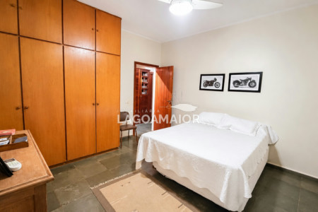 Casa à venda com 6 quartos, sendo 3 suítes,  em Santos Dumont, Três Lagoas, MS