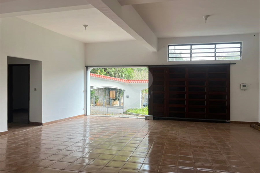 Sobrado à venda com 3 quartos, sendo 1 suíte, em Tremembé, São Paulo, SP