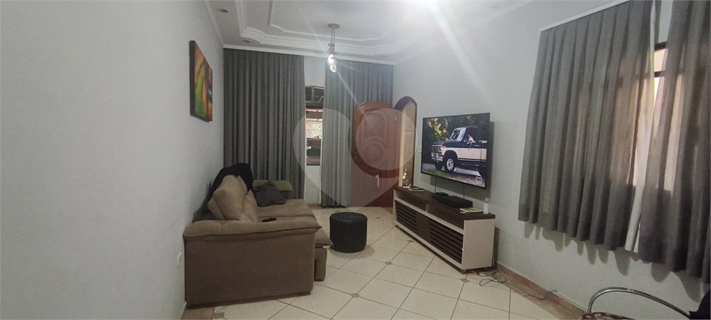 Casa à venda com 4 quartos, sendo 3 suítes, em Jardim Vila Galvão, Guarulhos, SP