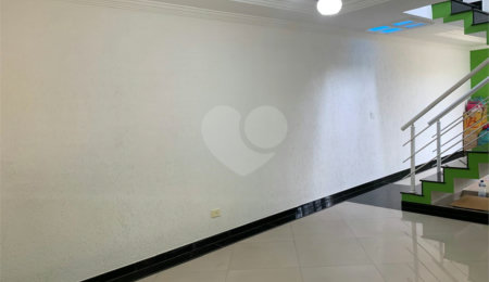 Sobrado à venda com 4 quartos, sendo 1 suíte,  em Vila Campo Grande, São Paulo, SP
