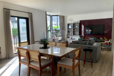 Casa à venda com 4 suítes no condomínio Vila Inglesa, Atibaia - SP