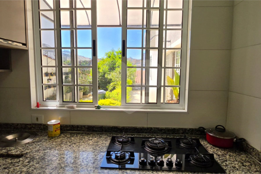 Casa Térrea à venda ou para alugar com 8 quartos, sendo 4 suítes, em Vila Pereira Barreto, São Paulo, SP