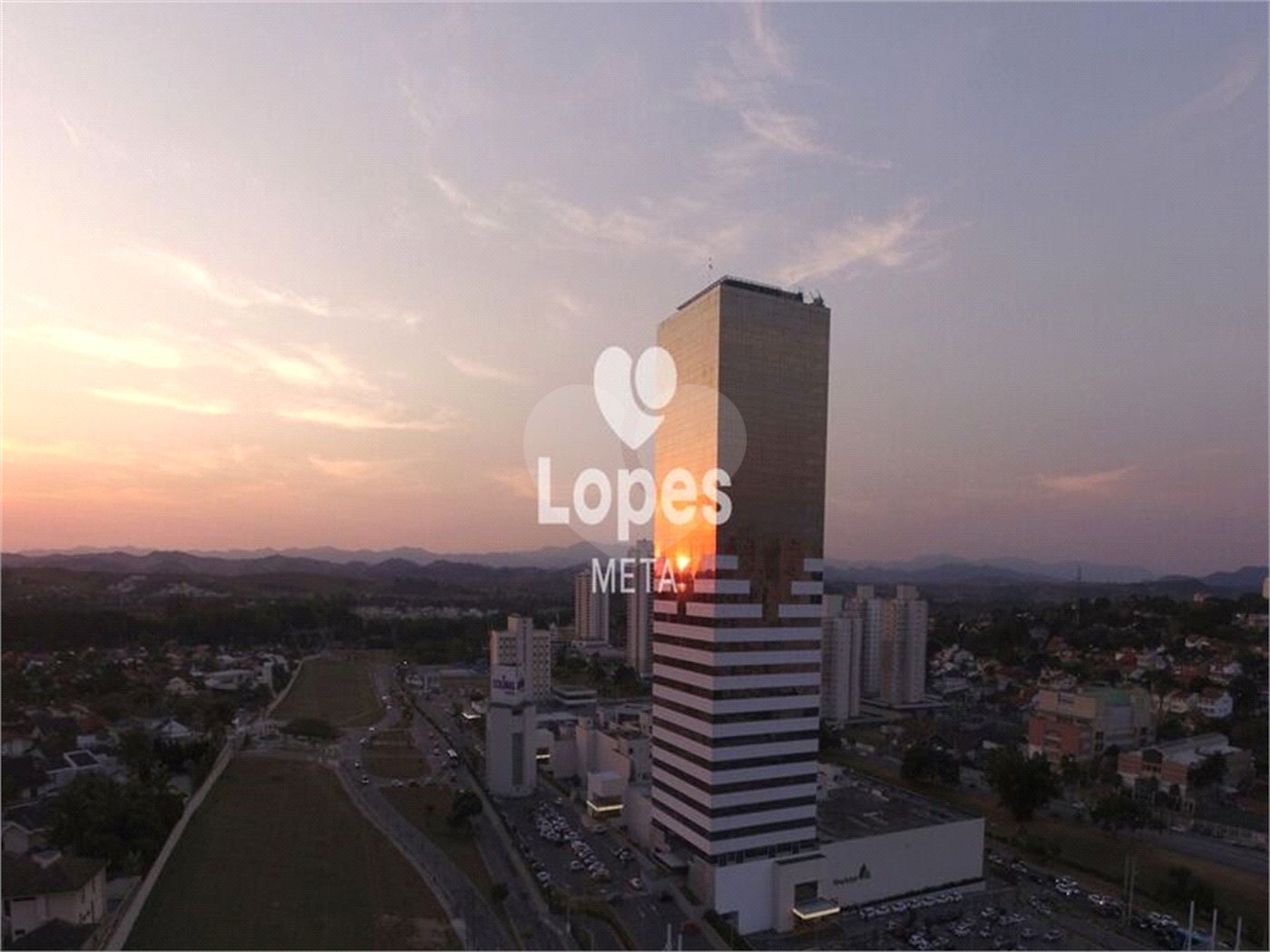 Apartamento à venda com 4 suítes em Parque Residencial Aquarius, São José dos Campos, SP