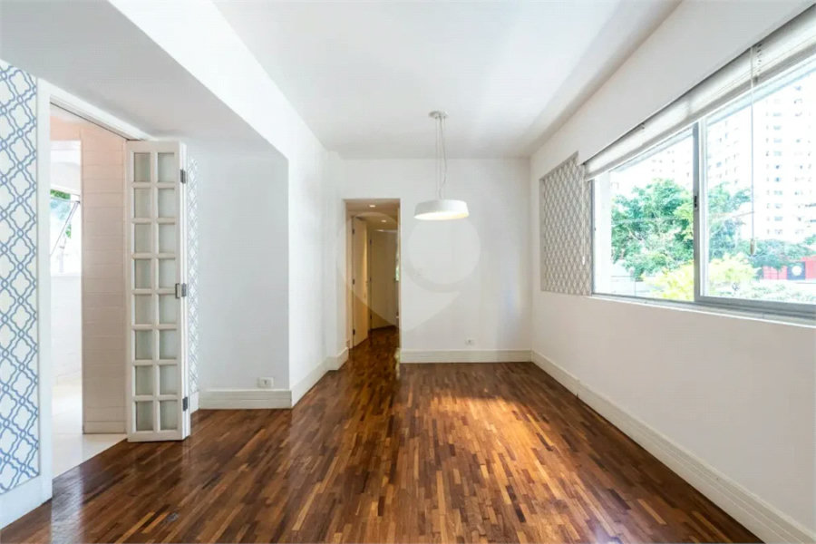 Apartamento para venda em Moema com 2 quartos, sendo 2 suítes, 70m²