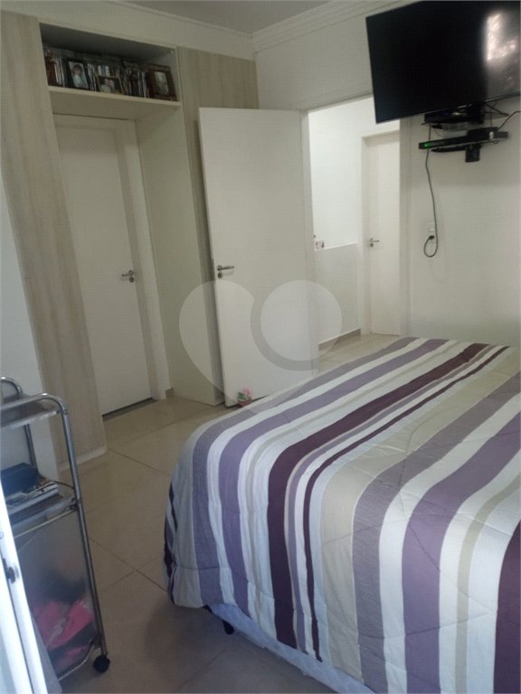 Casa à venda com 3 quartos, sendo 1 suíte, no condomínio Village St. Louis, São Paulo - SP