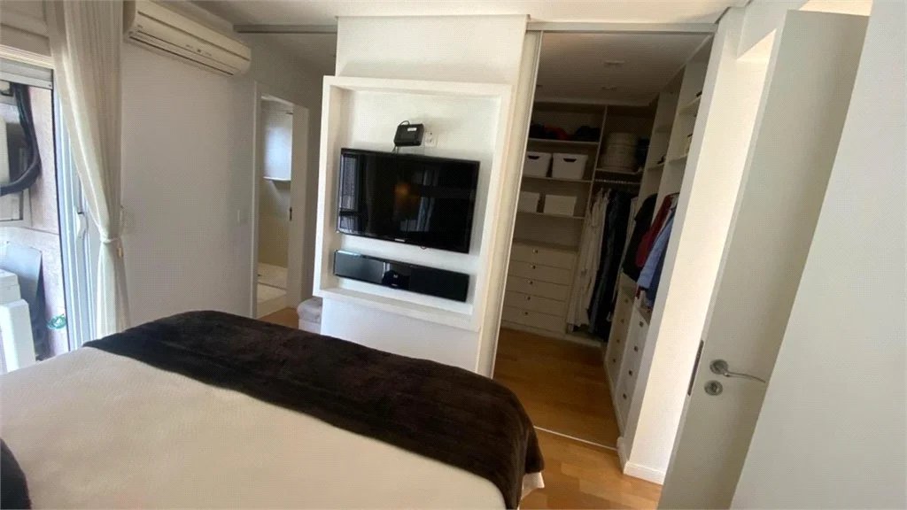 Apartamento à venda com 3 suítes em Vila Romana, São Paulo, SP