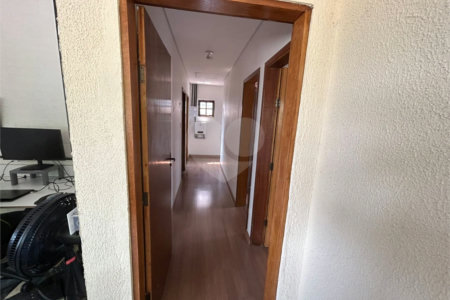 Sobrado à venda com 6 quartos, sendo 1 suíte,  em Vila do Encontro, São Paulo, SP
