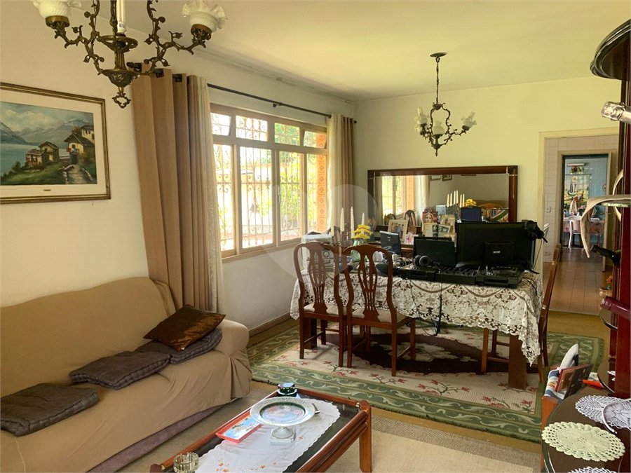 Casa à venda ou para alugar com 6 quartos, sendo 2 suítes, em Parque São George, Cotia, SP