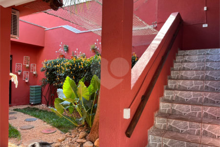 Casa Térrea à venda com 5 quartos, sendo 3 suítes,  em Vila Oliveira, Mogi das Cruzes, SP