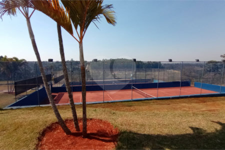 Casa à venda com 3 quartos, sendo 1 suíte, no condomínio Residencial Golden Ville, Itapetininga - SP