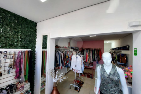 Casa residencial com ponto comercial a venda no Centro