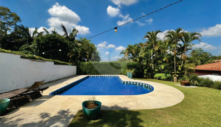 Casa à venda com 4 quartos, sendo 2 suítes,  no condomínio Granja Vianna II, Cotia - SP