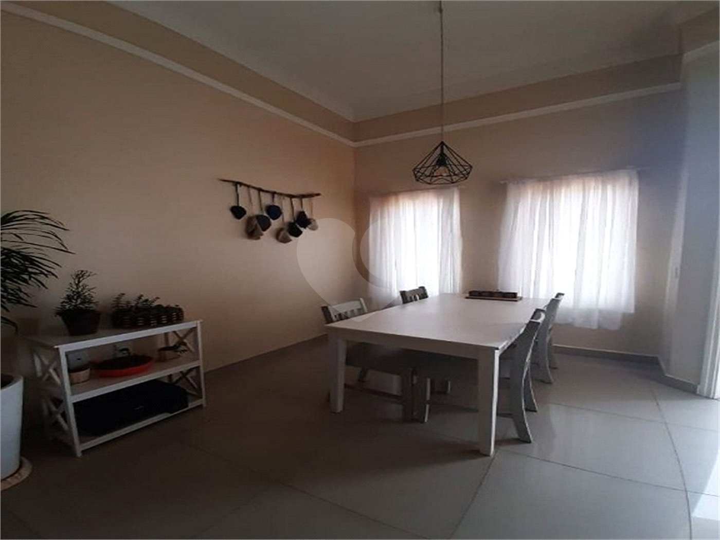 Casa à venda com 3 quartos, sendo 1 suíte, no condomínio Horto Florestal II, Sorocaba - SP