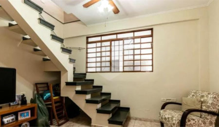 Sobrado à venda com 4 quartos, sendo 1 suíte,  em Vila Dalila, São Paulo, SP