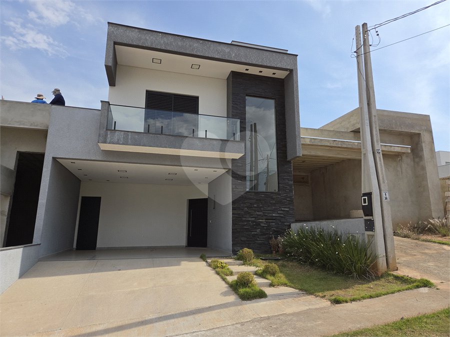 Casa à venda com 3 quartos, sendo 1 suíte, no condomínio Helena Maria, Sorocaba - SP