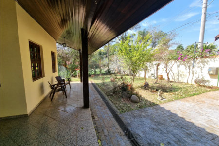 Casa à venda com 4 quartos, sendo 2 suítes, em Bosque, Vinhedo, SP
