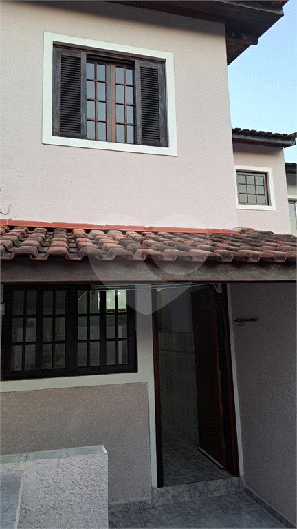 Sobrado à venda com 3 quartos, sendo 1 suíte, em Vila Suissa, Mogi das Cruzes, SP