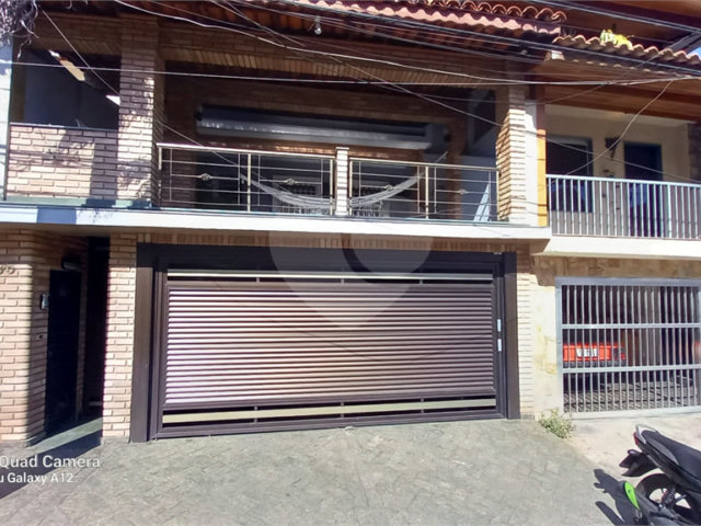 Sobrado à venda com 4 quartos, sendo 1 suíte,  em Tremembé, São Paulo, SP