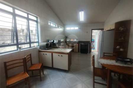 Casa à venda com 5 quartos, sendo 1 suíte, em Parque da Lagoa, Itapetininga, SP