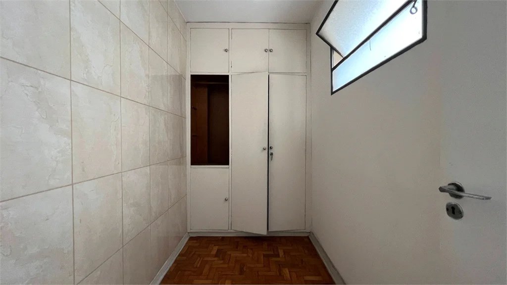 Apartamento à venda com 3 quartos, sendo 1 suíte,  em Pinheiros, São Paulo, SP