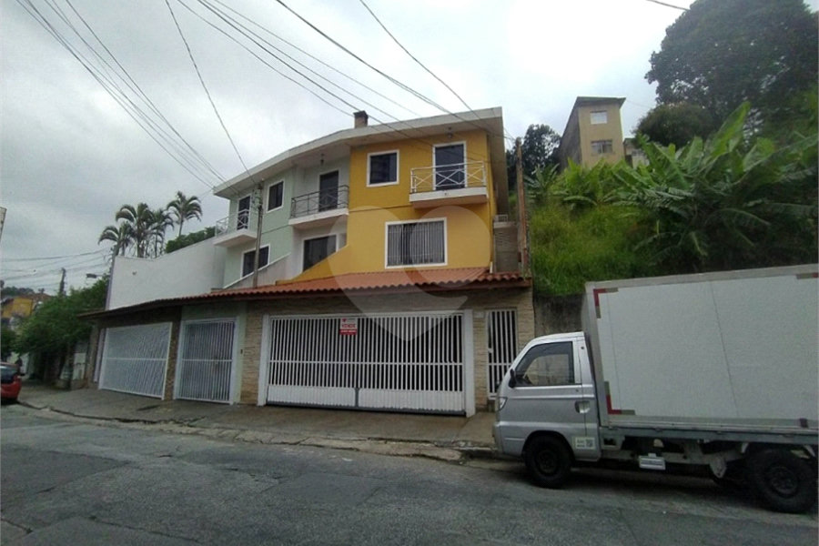 Sobrado à venda com 3 quartos, sendo 1 suíte, em Santa Teresinha, São Paulo, SP
