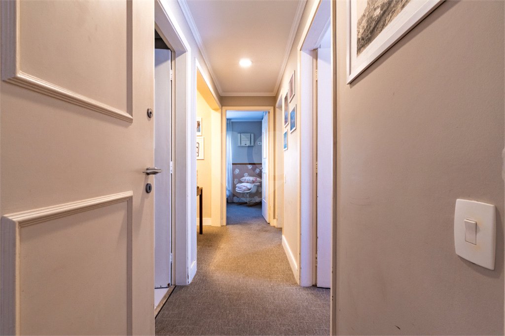 Apartamento à venda com 3 quartos, sendo 1 suíte, em Moema, São Paulo, SP