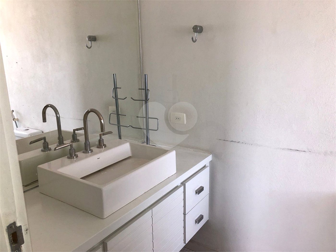 Apartamento à venda com 3 quartos, sendo 1 suíte, em Jardim Paulista, São Paulo, SP
