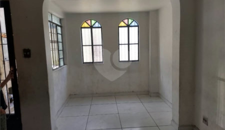 Sobrado à venda com 2 quartos em Tremembé, São Paulo, SP