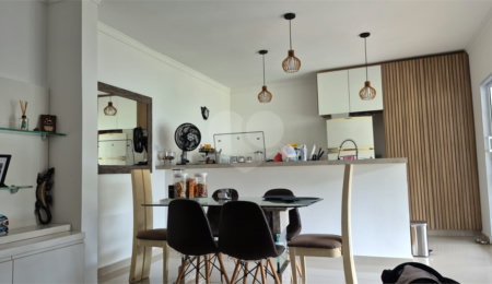 Casa Térrea à venda com 3 suítes em Jardim Estância Brasil, Atibaia, SP
