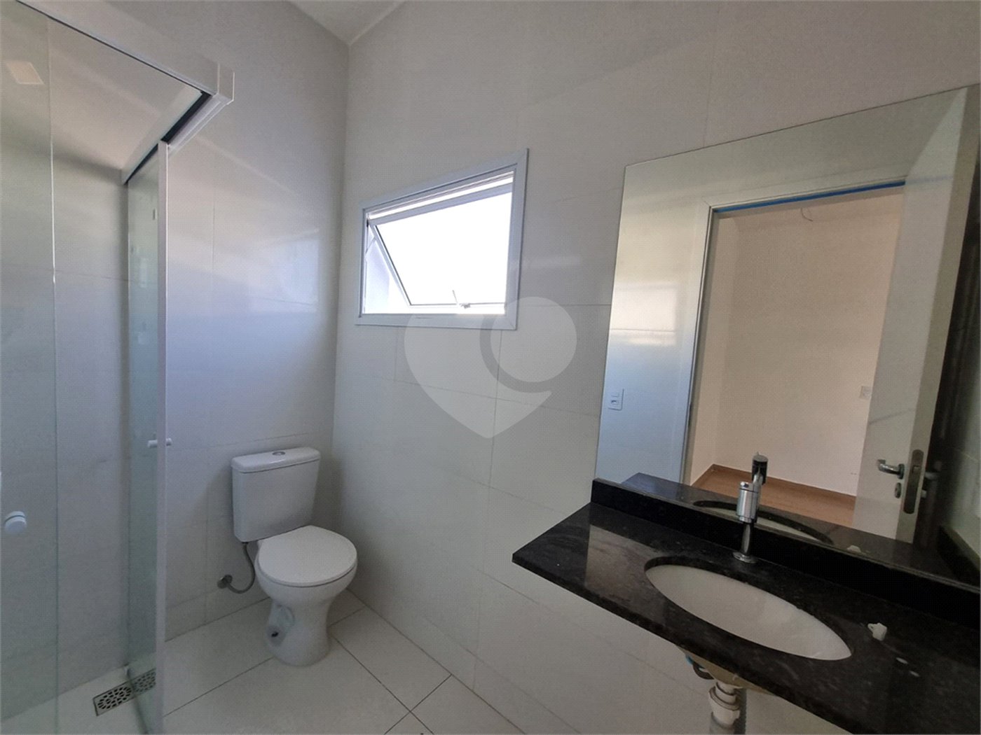 Casa à venda com 3 quartos, sendo 1 suíte, no condomínio Residencial Américo Figueiredo, Sorocaba - SP