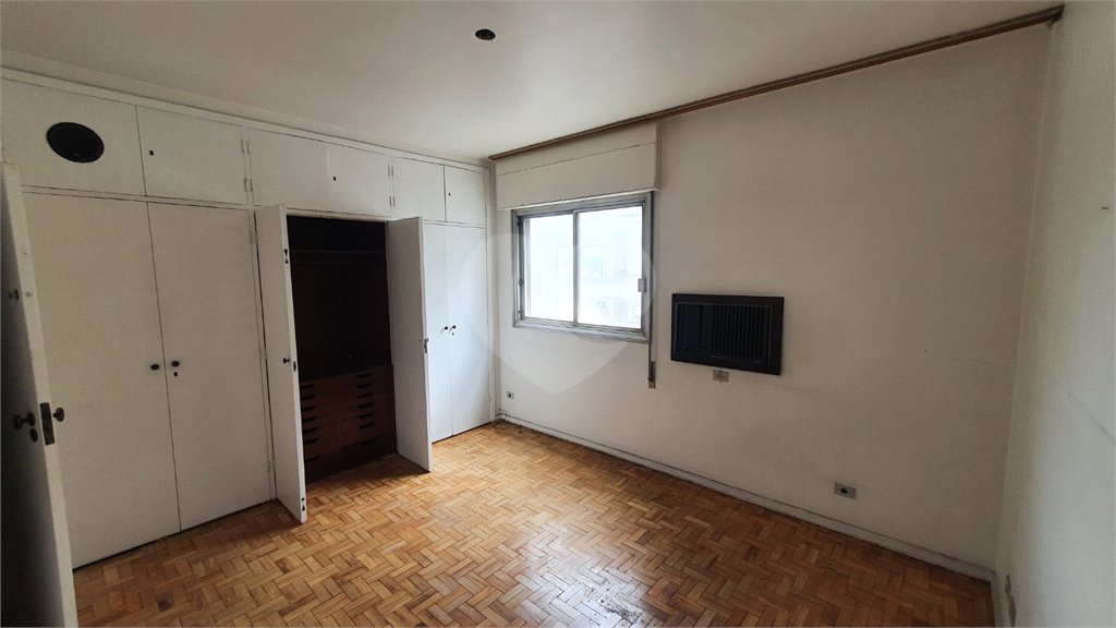 Apartamento à venda com 3 quartos, sendo 2 suítes, em Jardim Paulista, São Paulo, SP