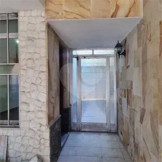 Sobrado à venda com 3 quartos, sendo 1 suíte, em Vila Zat, São Paulo, SP