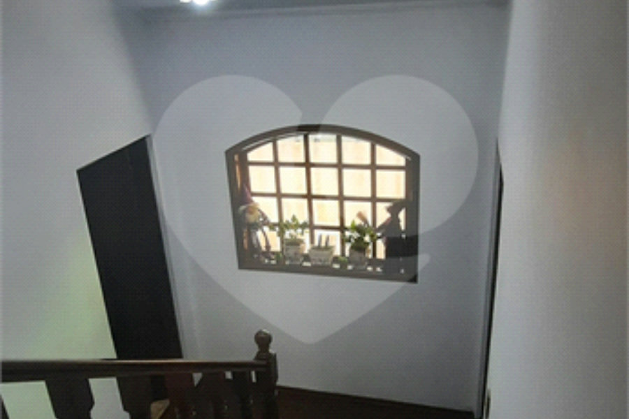 Casa à venda com 4 quartos, sendo 1 suíte, no condomínio Parque Imperial da Cantareira, Mairiporã - SP