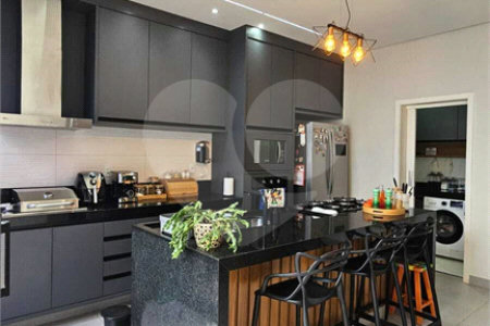 Casa à venda com 3 suítes no condomínio Mantova, Indaiatuba - SP