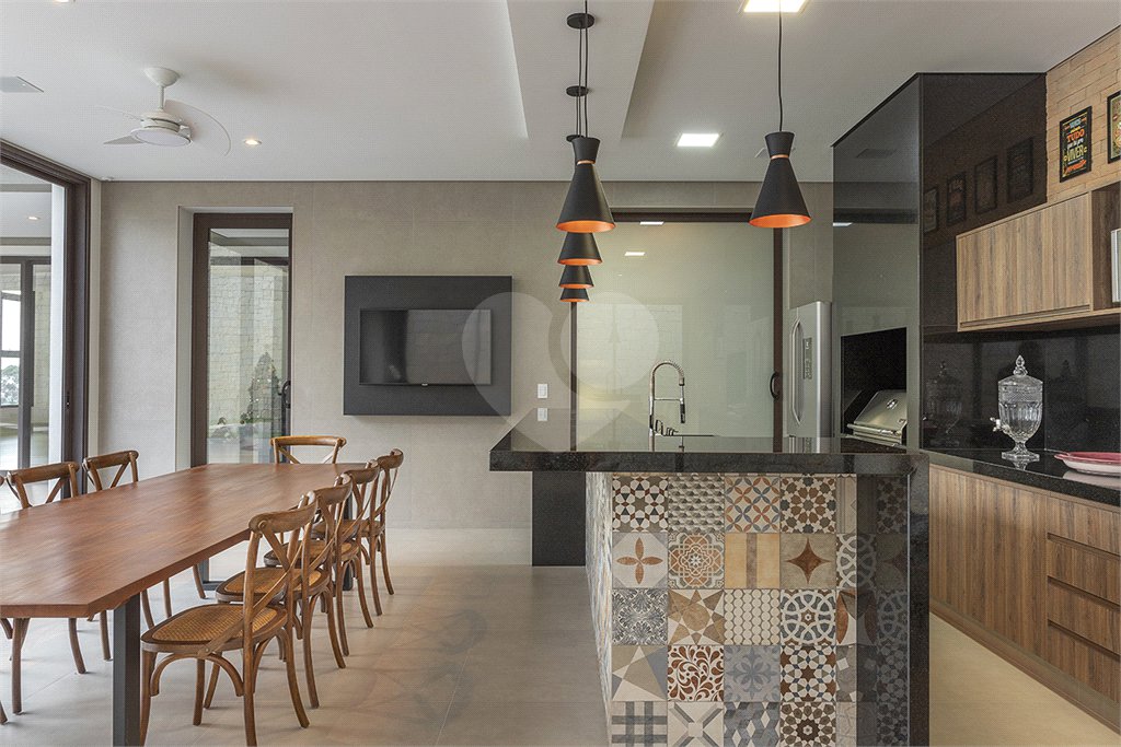 Casa à venda com 4 quartos, sendo 3 suítes, no condomínio Campo de Toscana, Vinhedo - SP