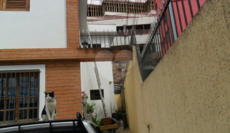 Sobrado à venda com 3 quartos, sendo 1 suíte,  em Vila Romero, São Paulo, SP