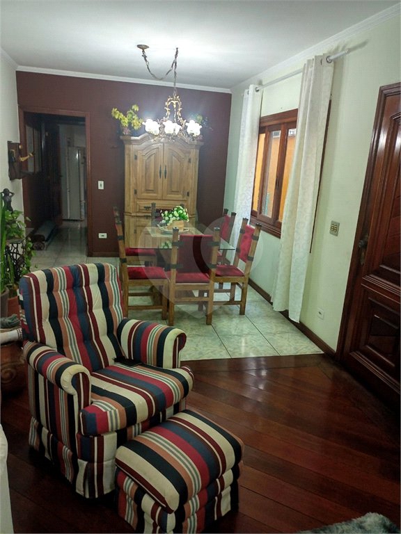 Sobrado à venda com 3 quartos em Jardim Colombo, São Paulo, SP