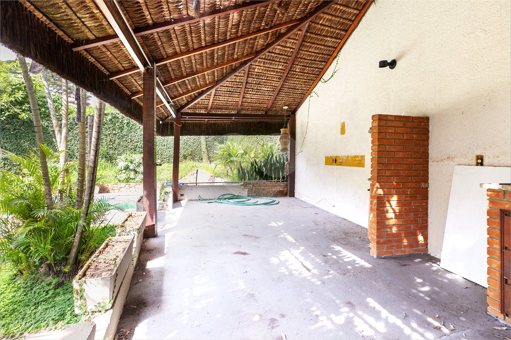 Sobrado à venda ou para alugar com 3 suítes em Jardim Guedala, São Paulo, SP