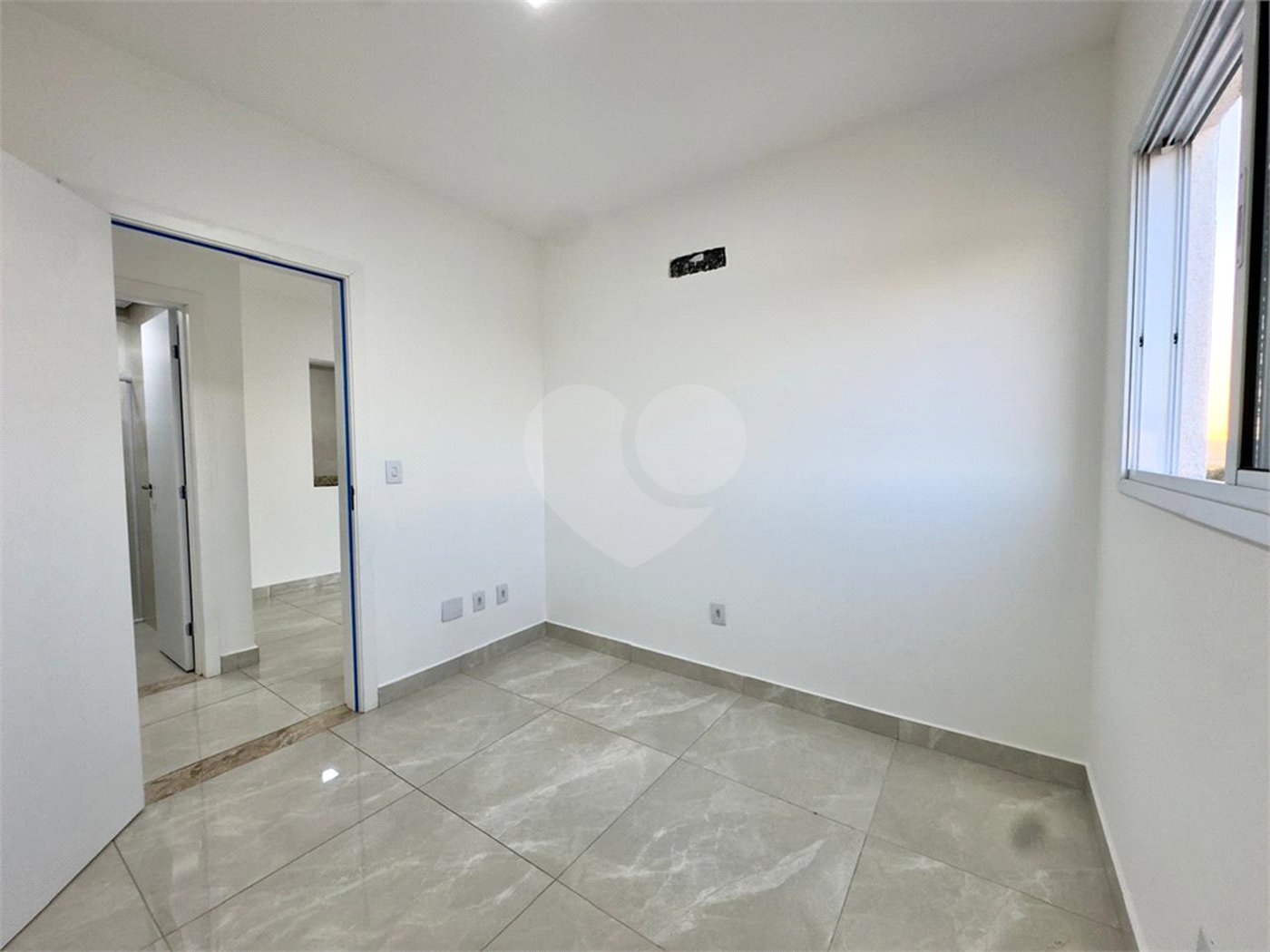 Apartamento para alugar com 2 quartos, sendo 1 suíte, em Vila Hortência, Sorocaba, SP