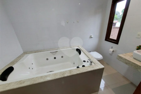 Chácara à venda com 8 quartos, sendo 7 suítes, em Jardim Chácara Méa, Suzano, SP
