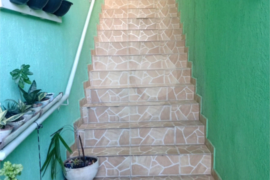 Sobrado à venda com 6 quartos em Horto, São Paulo, SP