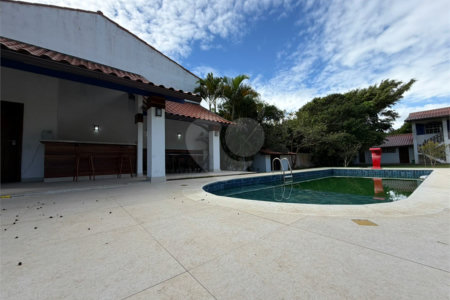 Casa à venda com 4 quartos, sendo 2 suítes, em Ogiva, Cabo Frio, RJ