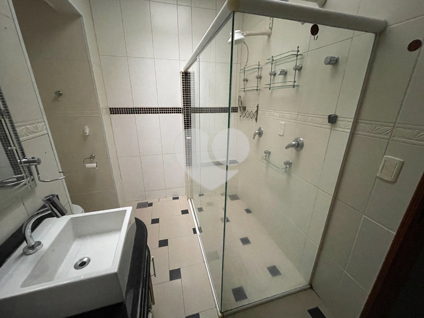 Casa à venda com 2 quartos, sendo 1 suíte, no condomínio Residencial Dona Lilla, Itu - SP