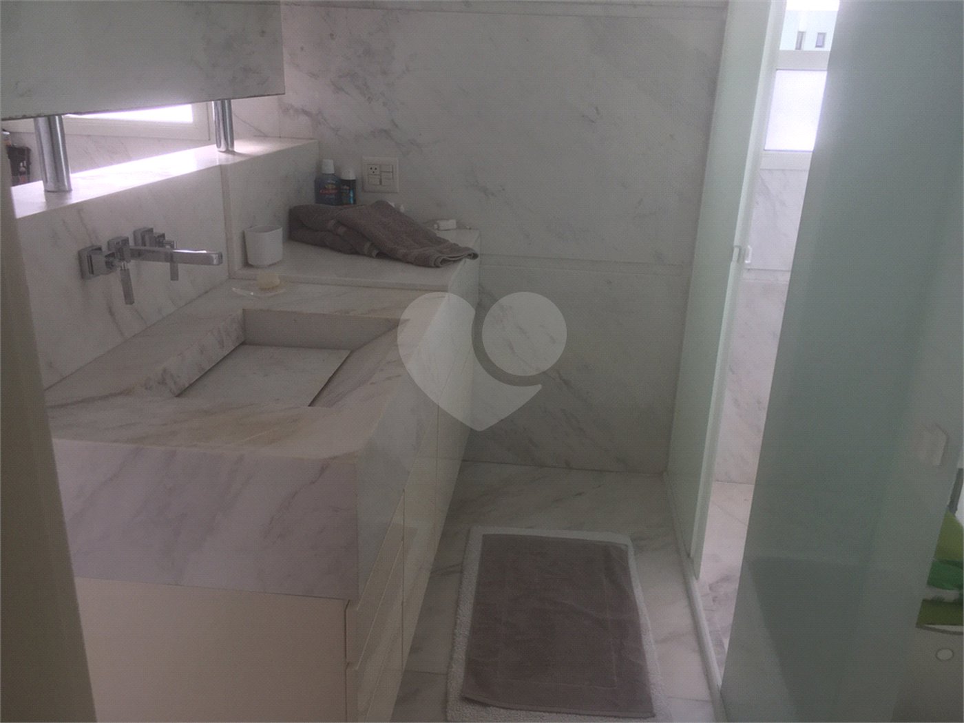Apartamento à venda com 4 quartos, sendo 3 suítes, em Moema, São Paulo, SP